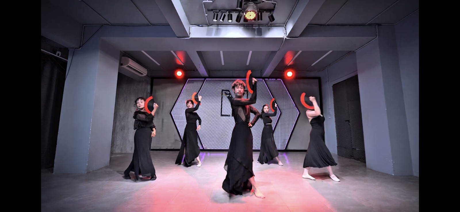 Giao diện chọn mục tiêu sexy retro dance