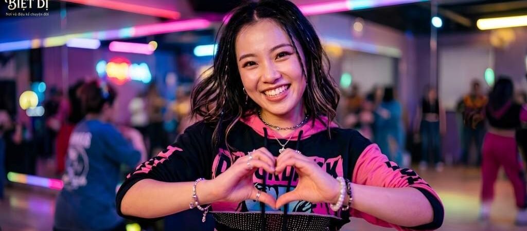 Lớp Douyin Dance Tại Hà Nội: Bắt Trend Cực Đỉnh, Tự Tin Tỏa Sáng Trọn Vẹn 1 Lớp Douyin Dance Tại Hà Nội: Bắt Trend Cực Đỉnh, Tự Tin Tỏa Sáng Trọn Vẹn
