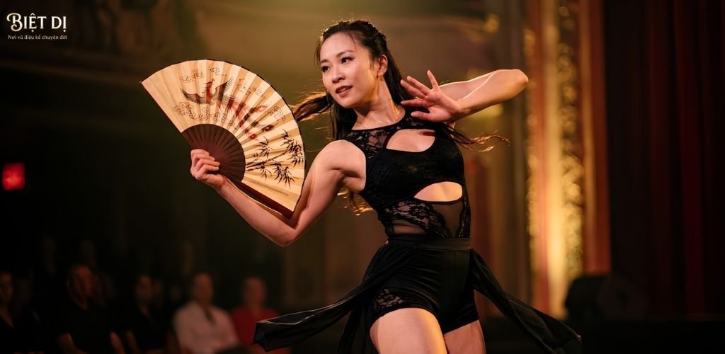 Lớp Jazz Cổ Phong Tại Hà Nội: Đánh Thức Sự Quyến Rũ, Tôn Vinh Đường Cong Nữ Tính 2 Biệt Dị Dance – Lớp jazz cổ phong tại Hà Nội khơi dậy sự tự tin